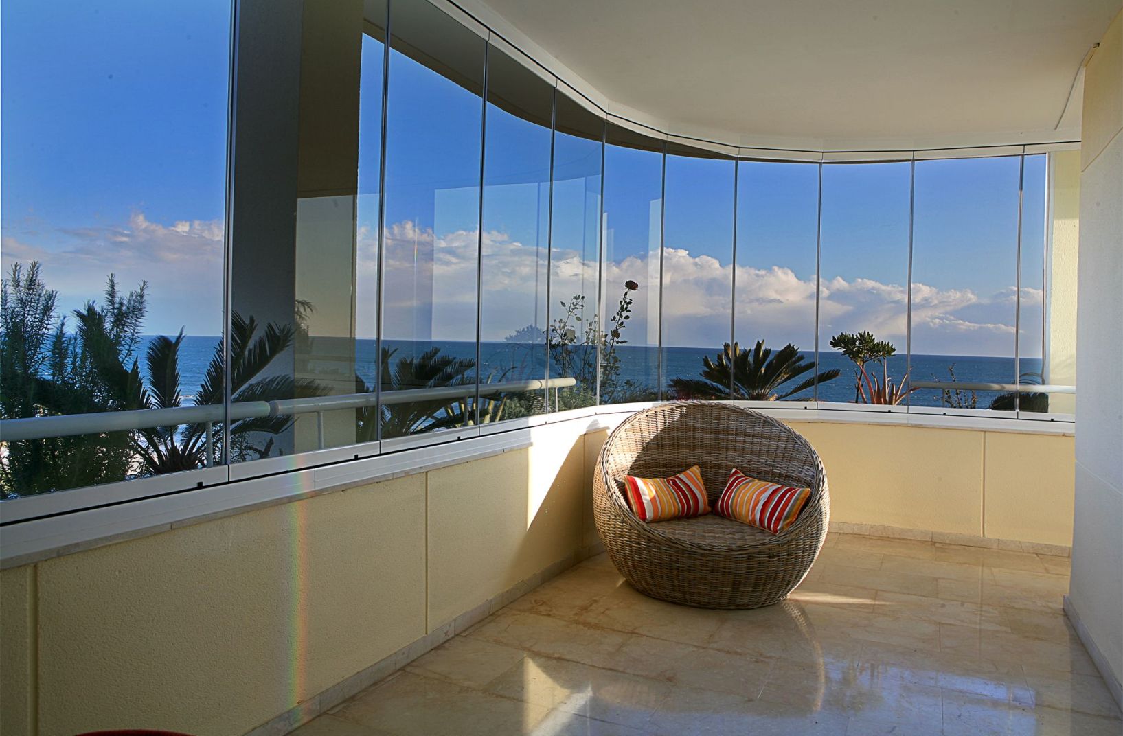 Frameless Glass Balcony – project photo 3