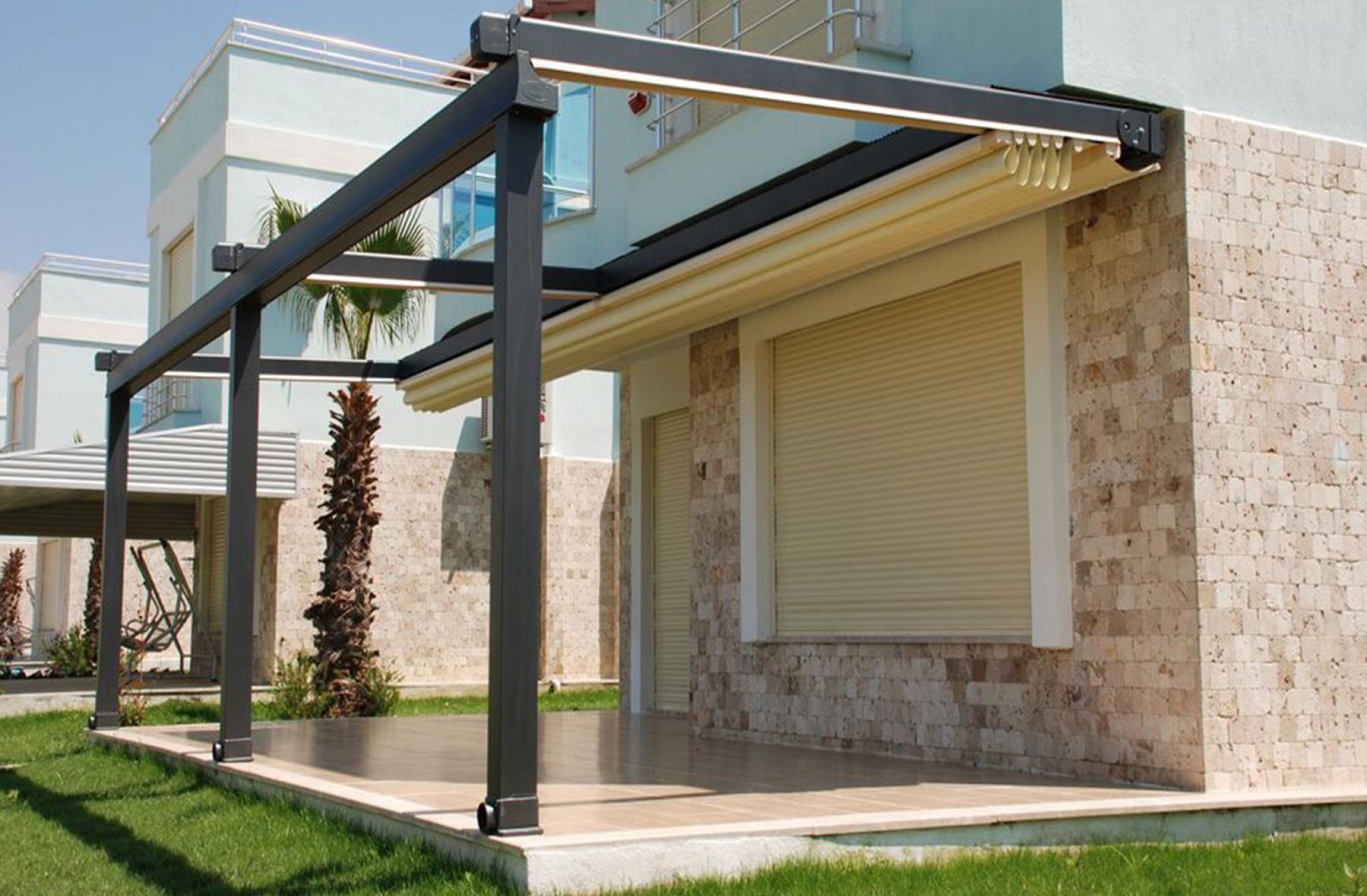 Retractable Pergola Awning – project photo 3
